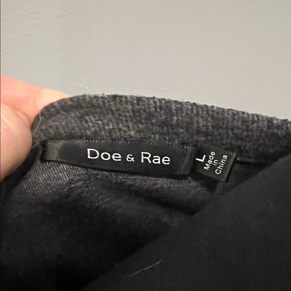 Doe & Rae Charcoal Gray Tunic with Belt from dry goods - Picture 2 of 7
